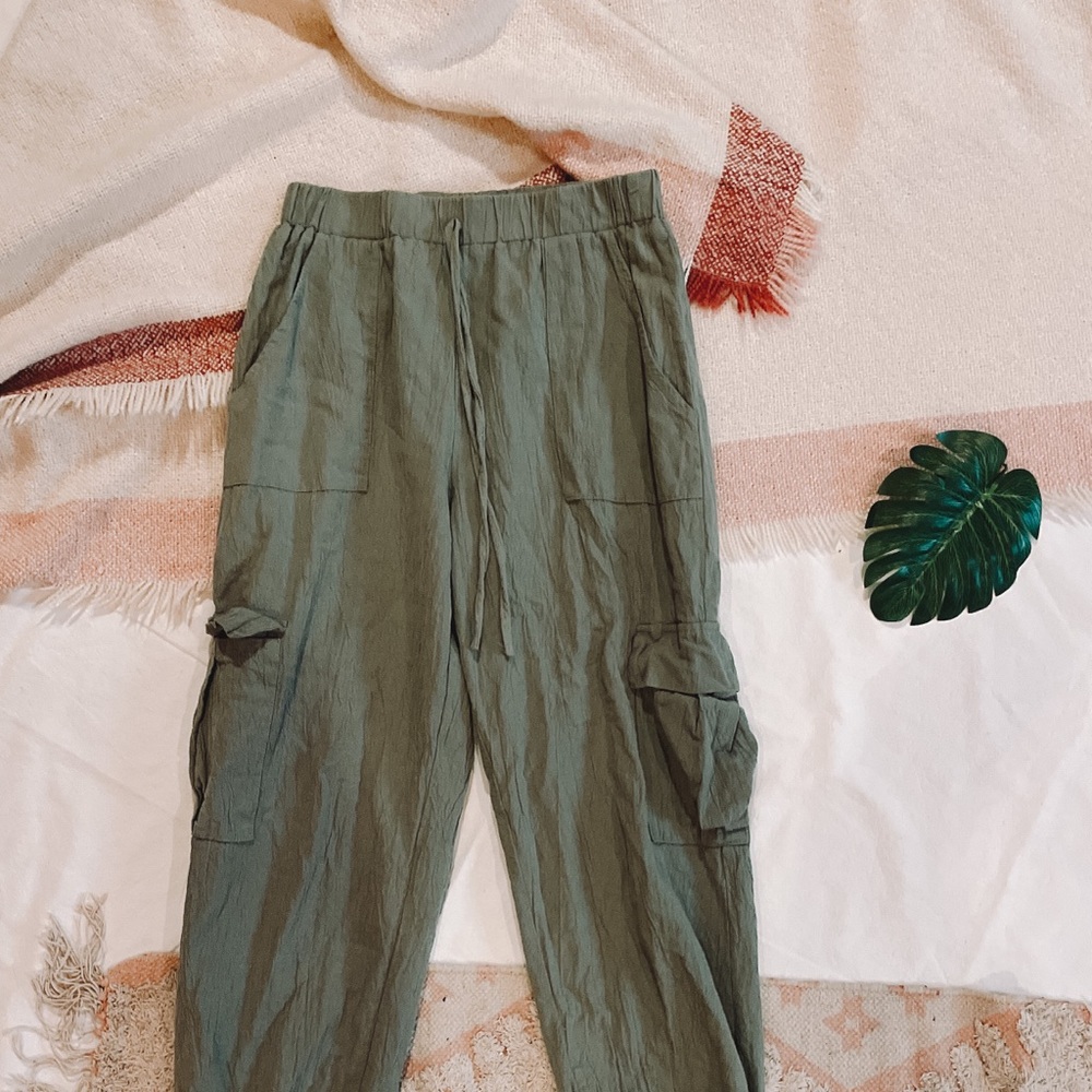Green linen cargo pants